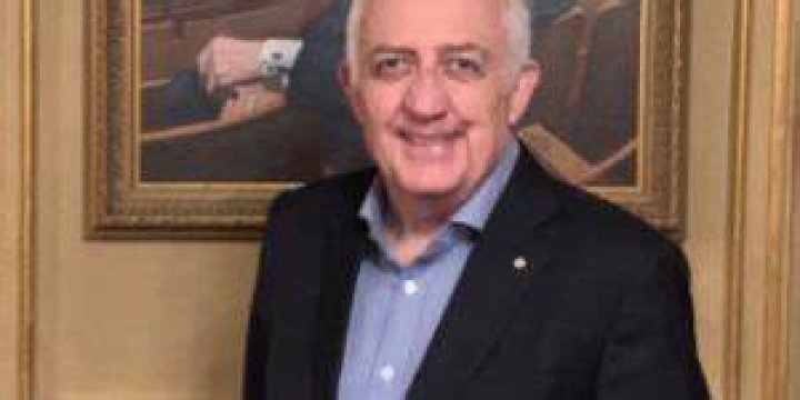 
Bramwell Tovey Height, Weight, Net Worth, Age, Birthday, Wikipedia, Who, Instagram, Biography 