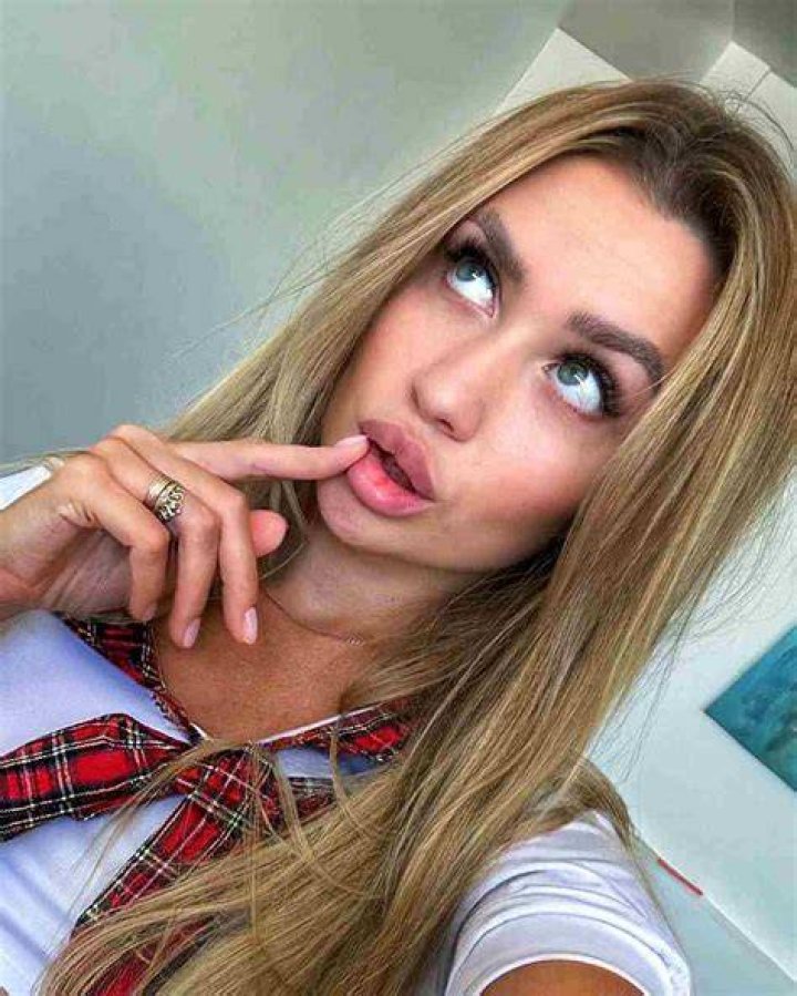 
Chloe Hatch Age, Birthday, Wikipedia, Who, Nationality, Biography 