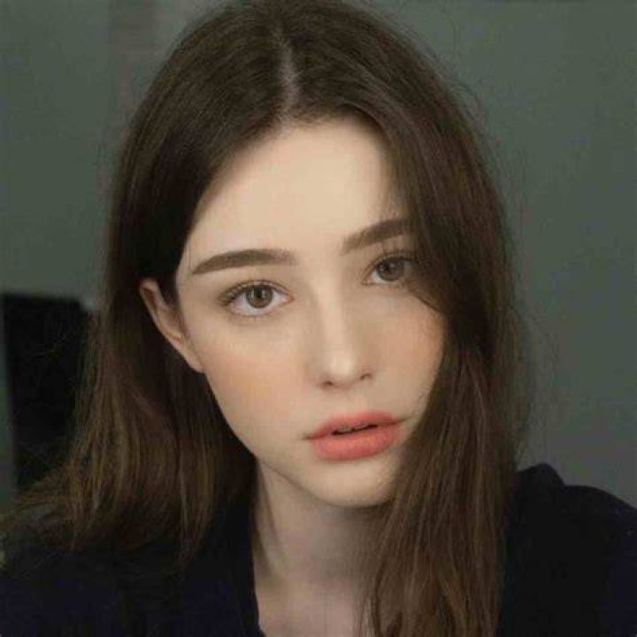 
Dasha Taran Wiki: Age, Height, Ethnicity, Family, Boyfriend, Wealth 