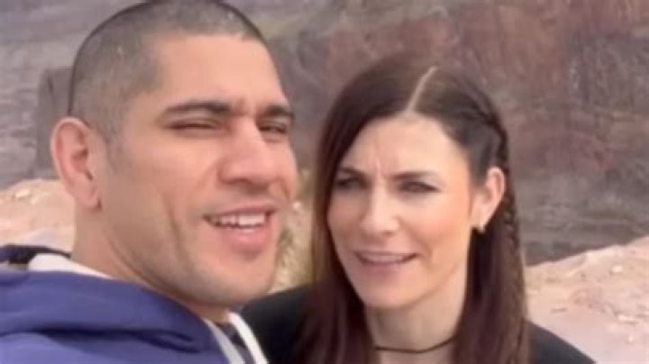 Does Alex Pereira Have A Wife? Personal Details To Know About The MMA