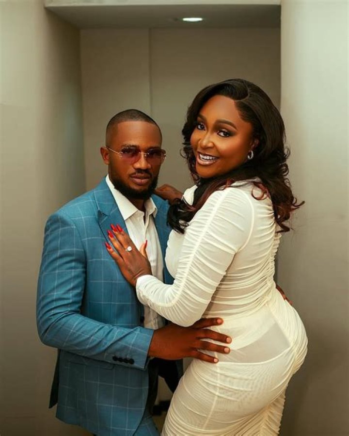 
Everybody Knows How Bimbo Ogbonna Breaks Bottle On Her Husband’s Head Daily- Blessing CEO Alleges. 