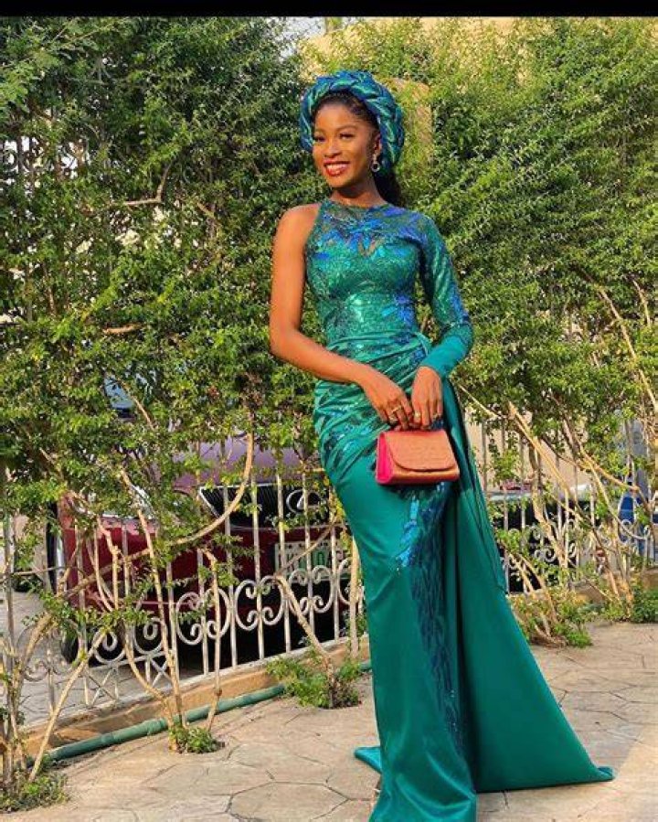 
Fans React to The Outfit Worn by Nigerian Actress, Jemima Osunde 