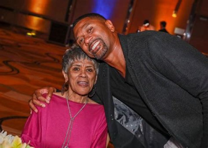
Jalen Rose Religion, Is He Jewish? Family And Ethnicity 