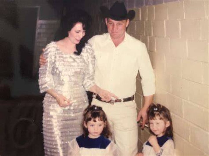 Kacey Musgraves Death Hoax: Is She Related To Loretta Lynn? Family And Net Worth