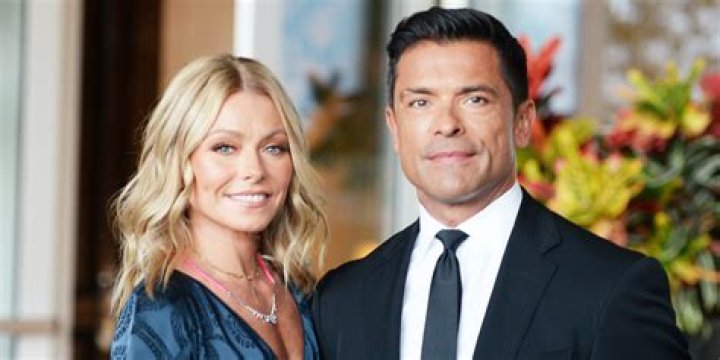 
Kelly Ripa Says Becoming an Empty Nester with Husband Mark Consuelos Was ‘Shocking… and Quiet’ 