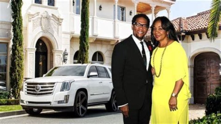 
Mario Manningham Wife Tiffany Marie Hughley and Family Life 