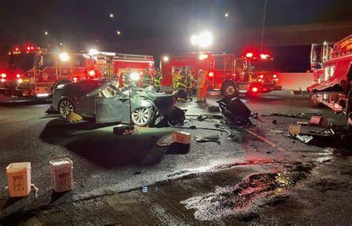 
Nicolas Resendiz: A toddler died in Houston as a cement truck crashes from an overpass onto an SUV 