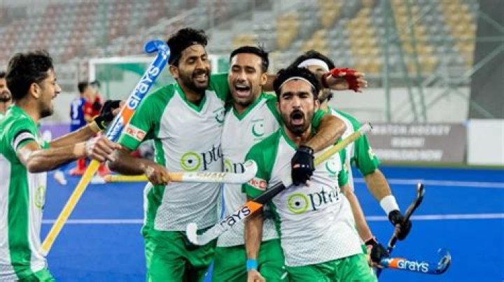 
Pakistan Hockey Player Sustains Head Injury During Practice 