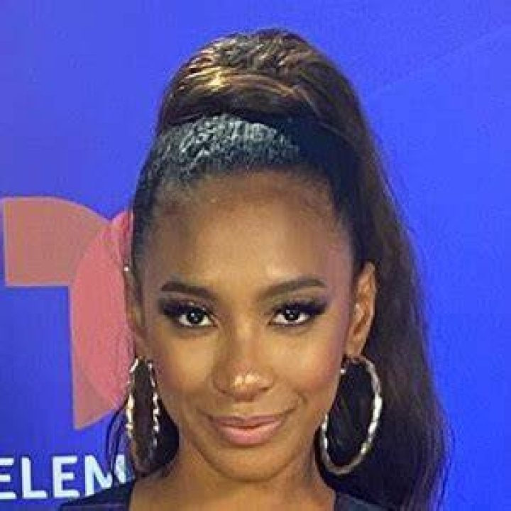 
Priscilla Barrera Height, Weight, Net Worth, Age, Birthday, Wikipedia, Who, Instagram, Biography 