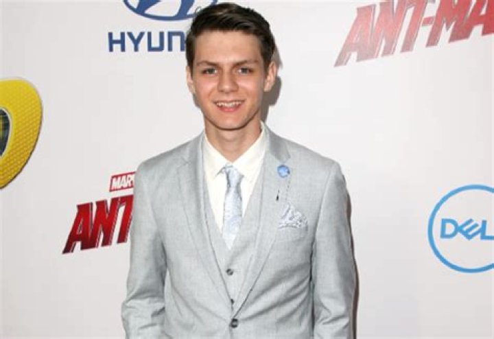 Ty Simpkins Girlfriend – Is He Dating In 2023? Dating History And Net Worth