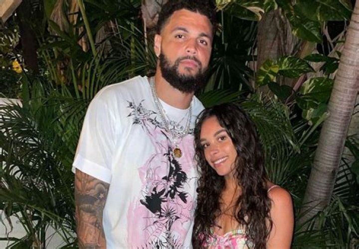 
Who is Ashli Dotson? Everything About Mike Evans’ Wife 