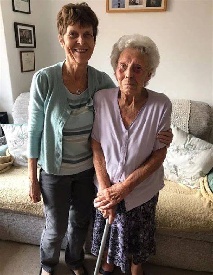 
Woman, 102, Finds Unmarked Grave of Her Stillborn Baby After Over 70 Years: ‘It Was a Relief’ 